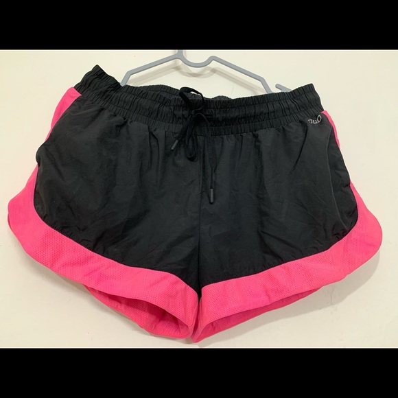 Colorful Shorts. - Picture 4 of 4